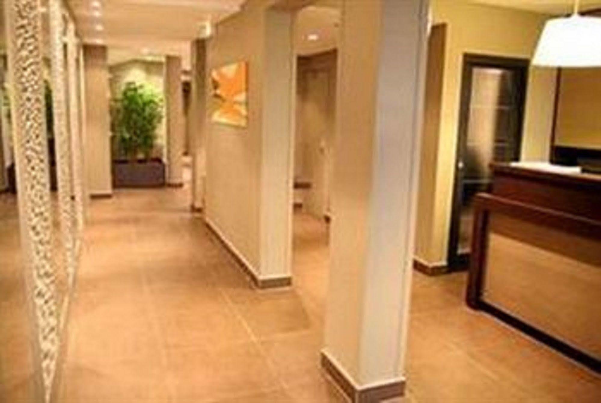 Western Le Montmartre - Saint Pierre Hotel París
